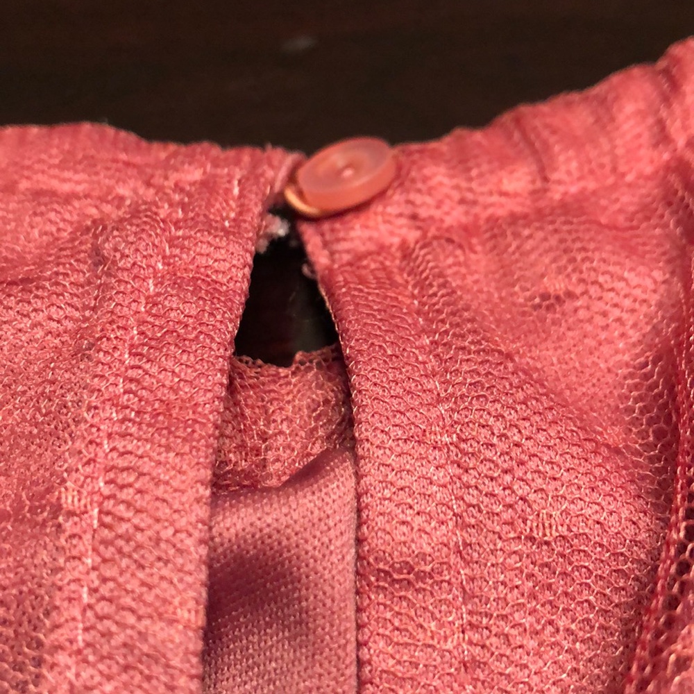 Peach lace top - Picture 4 of 5